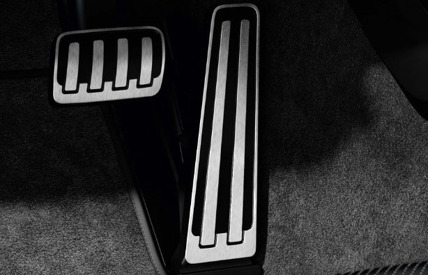 ポルシェ 718ケイマンGT4RS　純正ペダルセット　PORSCHE Sport Pedal Set (718 RS) : Suncoast Porsche Parts & Accessories